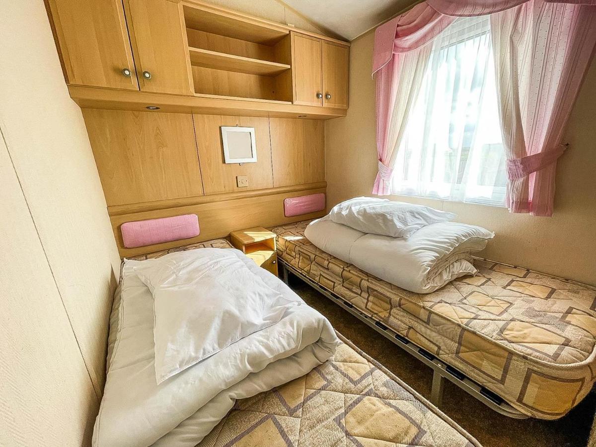6 Berth Caravan Nearby Hunstanton Beach Front In Norfolk Ref 13019L Exterior foto