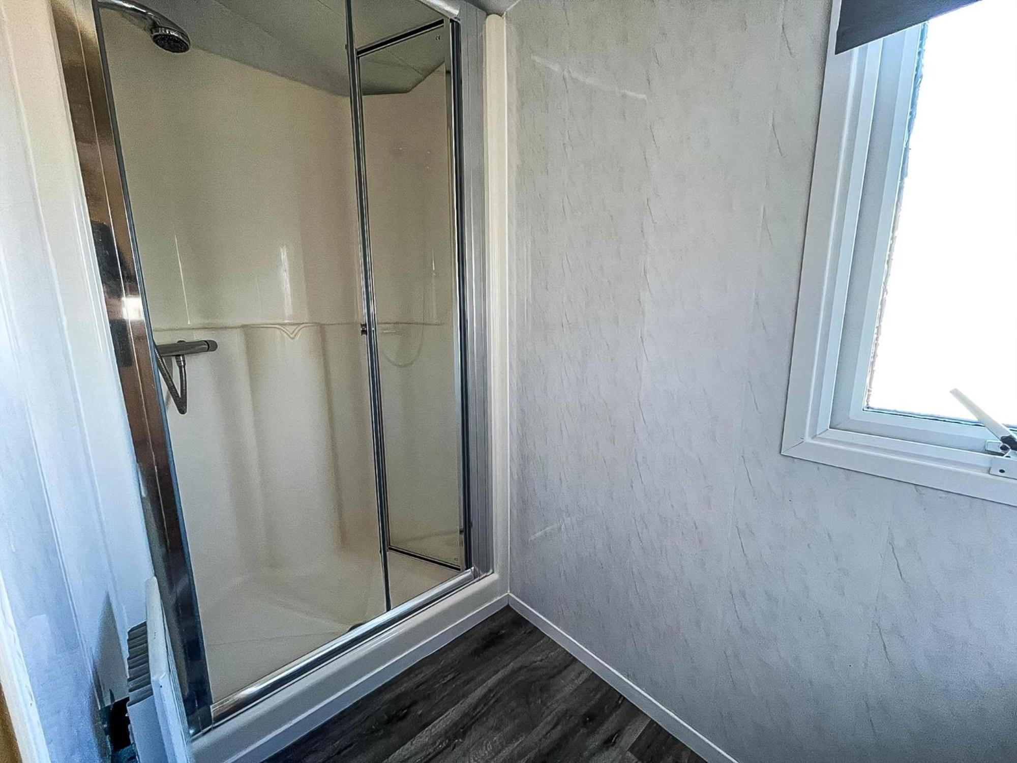 6 Berth Caravan Nearby Hunstanton Beach Front In Norfolk Ref 13019L Exterior foto