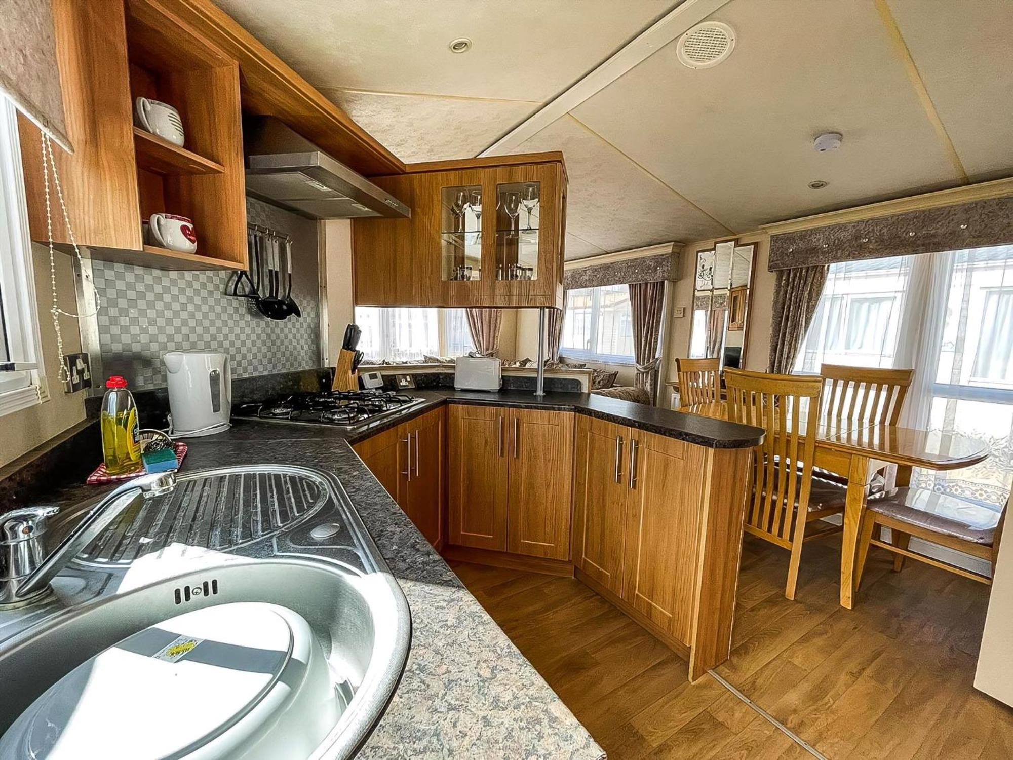 6 Berth Caravan Nearby Hunstanton Beach Front In Norfolk Ref 13019L Exterior foto
